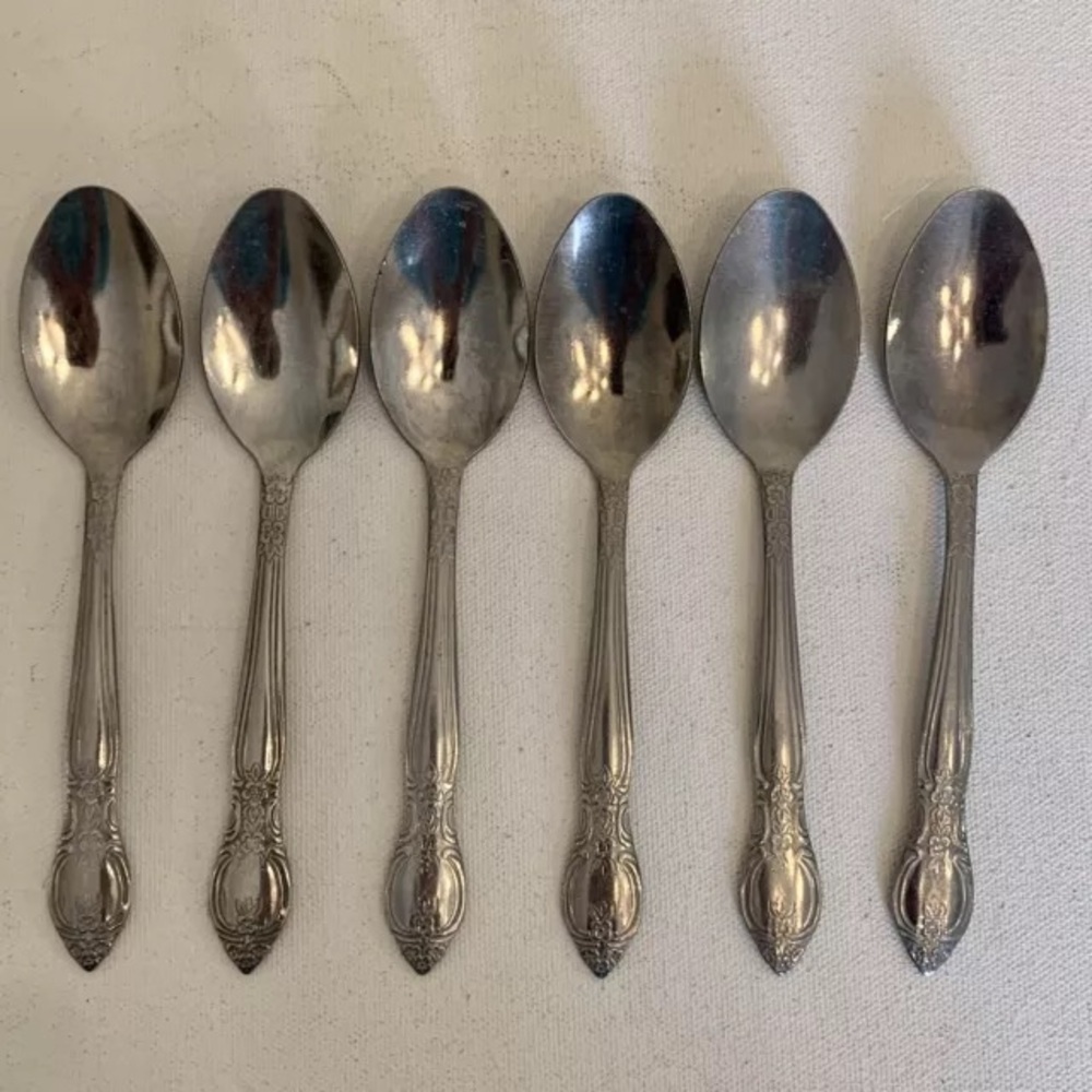 TOWLE Stainless Steel 9" Dinner Knives & 6.25" Spoon Wavy Handle Living CALYPSO - Picture 6 of 8